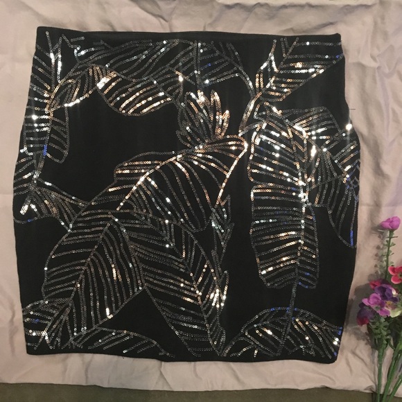 🌸Express High-Waisted Sequin Palm Mini Skirt - Picture 5 of 8